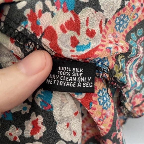 Tolani Shorts S Pink Red Black Paisley Print Elastic Waist Silk - Picture 6 of 7